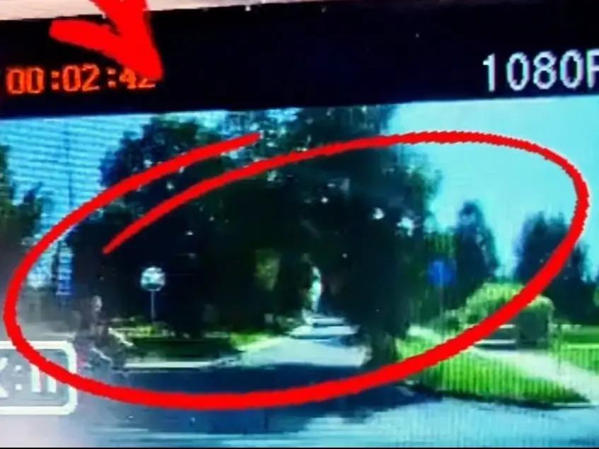 Wypadek rowerzystki w Gliwicach: brak kasku i telefon w ręku