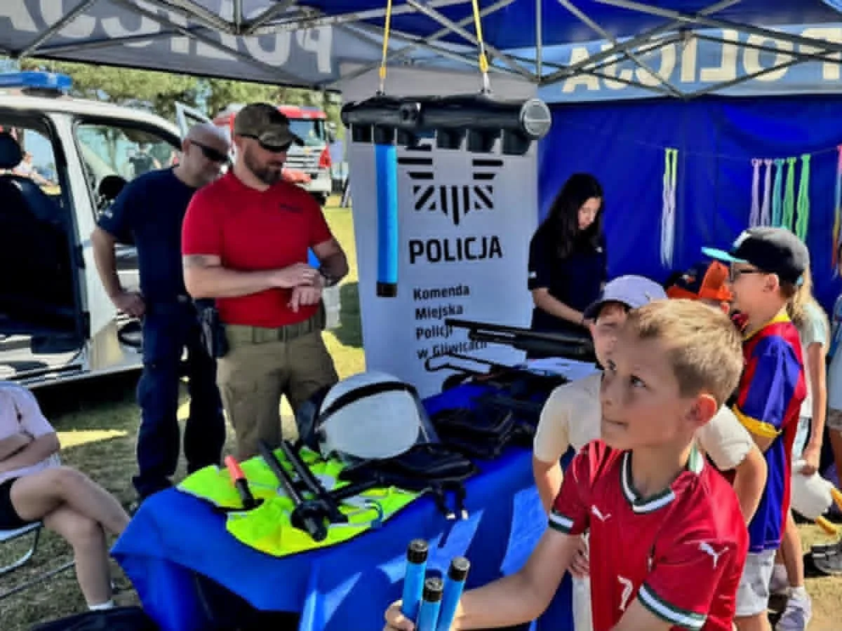 Piknik profilaktyczny nad Jeziorem Pławniowickim z udziałem gliwickich policjantów